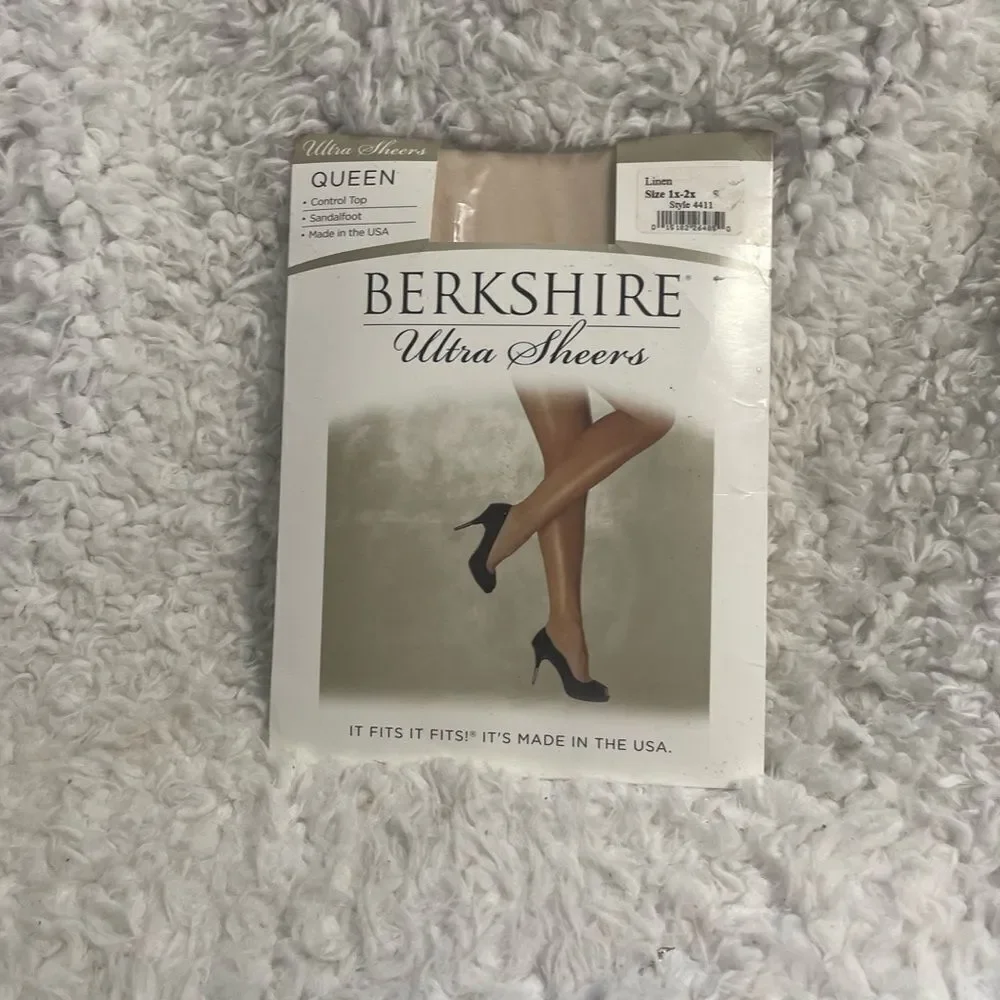 New Plus size Berkshire Ultra Sheers in Light Beige size 1X-2X .